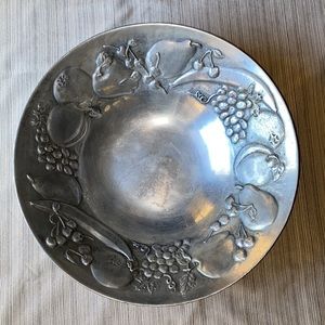 Wilton Armetale 16” large metal bowl